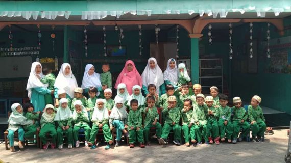 Bagaimanakah pendidikan anak usia dini dalam konteks pendidikan nasional – Oleh Nurhayati, Guru Paud Al Azhaar Tulungagung