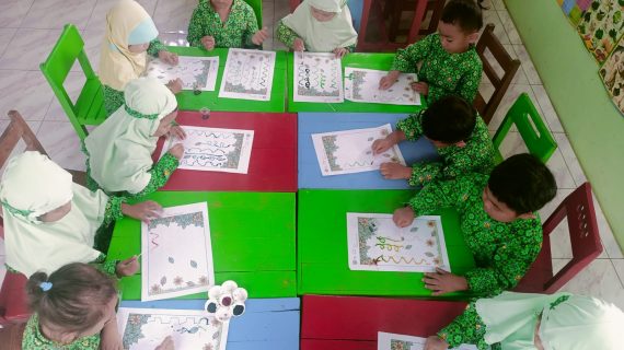 SENANGNYA BERMAIN DAN BELAJAR DI PAUD AL AZHAAR