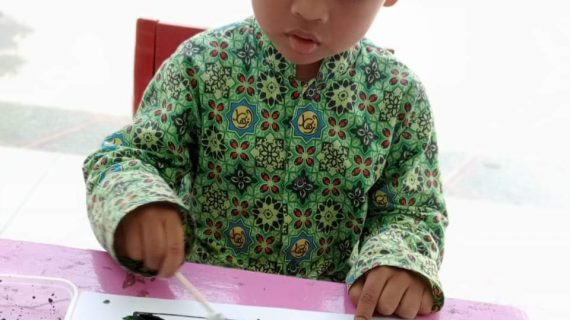Tingkatkan Kreativitas Anak-anak Melalui Kegiatan Membatik Batik Kawung dengan Pewarna Cat Air