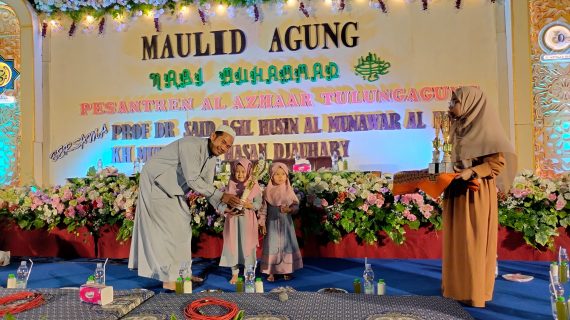“Ananda Gibriel Kiano Hafidzah Raih Juara 1 dalam Lomba Sholawat Balita, Mewakili PAUD Al Azhaar Tulungagung”