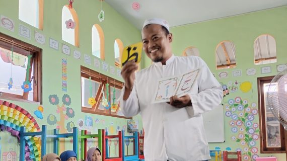 “Langkah Inovatif PAUD Al Azhaar Tulungagung: Peningkatan Kualitas Pendidik dengan Metode Yanbu’a oleh Yai Hadirin”