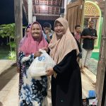 “Berbagi Kebaikan: Membangun Komunitas Solid melalui Kegiatan Berbagi ke Tetangga Sekolah”