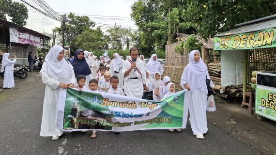 Keceriaan anak anak paud Al Azhaar dalam kegiatan manasik haji 2025